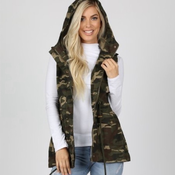 NWOT ZENANA OUTFITTERS CAMO VEST PLUS SIZE - Picture 1 of 11